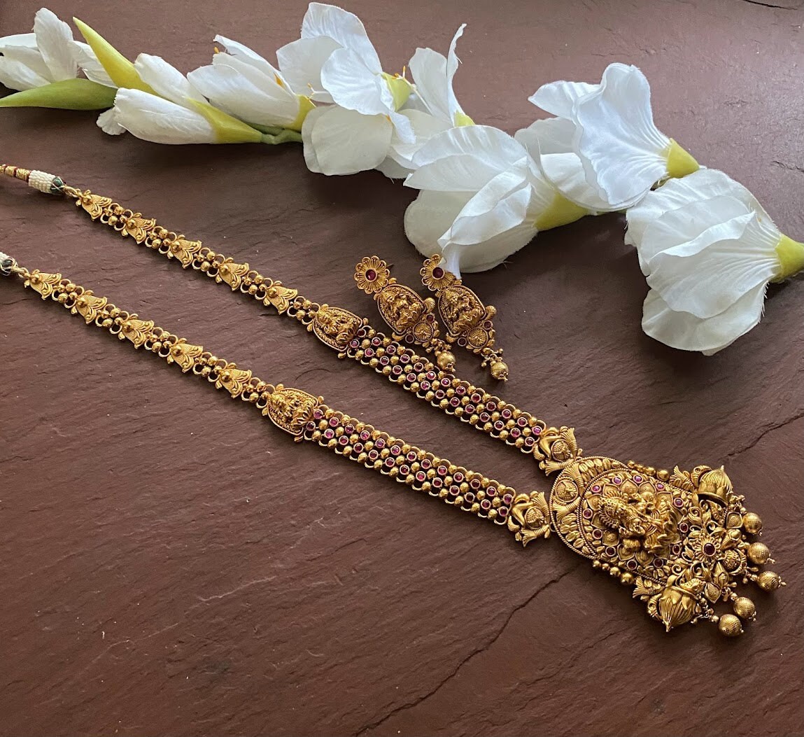 Gold sales chain aaram