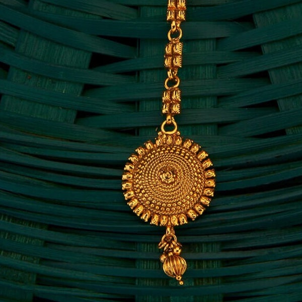 Gold Maang tika /Indian Maangtikka/girls delicate tikka/ Bollywood jewelry/Matha Patti/ Antique Gold maang tikka/ Indian jewelry