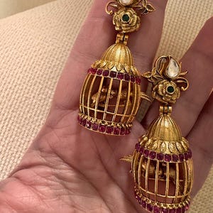 Gouden Jhumka-oorbellen pauw: Indiase tempelsieraden