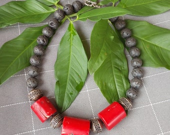 Collar de cuentas de lava volcánica y coral tibetano - 48 cm - Joyería llamativa