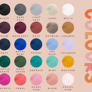 Op de afbeelding: Een kleurenkaart met stofstalen in een cirkelvorm. Kleuren zijn onder meer zwart, donkergrijs, lichtgrijs, zand, wit, pruim, bordeaux, roest, havermout, karamel, marineblauw, koningsblauw, petrol, hemelsblauw, lavendel, flessegroen, mosgroen, smaragd, munt, mosterd, fuchsia, koraal, donkerroze, blush en pastelroze.