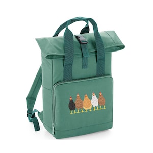 Niedliche Hühner bestickter Rucksack - Zwei Größen - Mehrere Farben - Recycling - Roll-Top-Rucksack mit zwei Griffen - Hens Farm