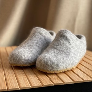 Handgefertigte Wolle Kinder Hausschuhe: Gefilzte Booties Bild 5
