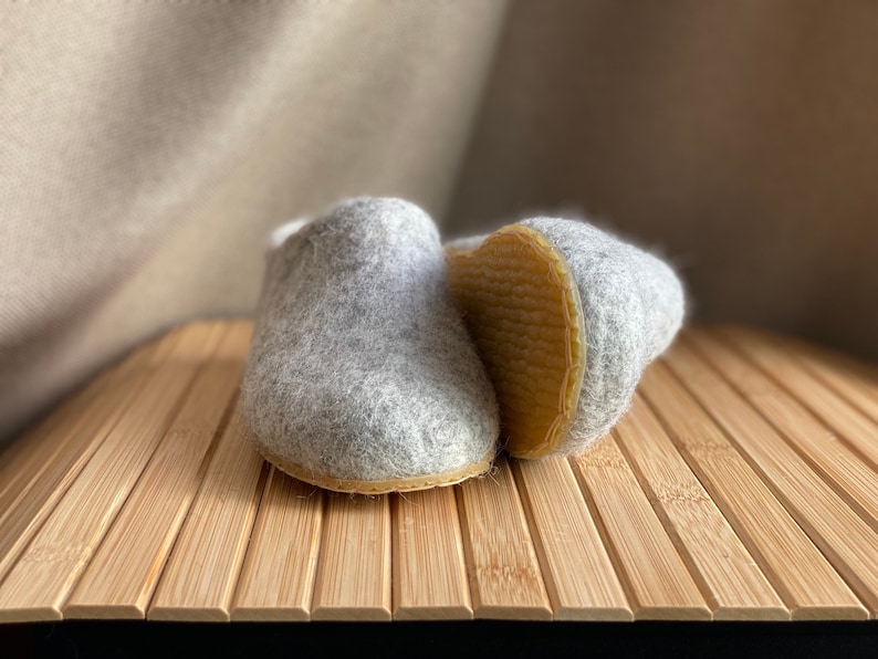 Handgefertigte Wolle Kinder Hausschuhe: Gefilzte Booties Bild 8