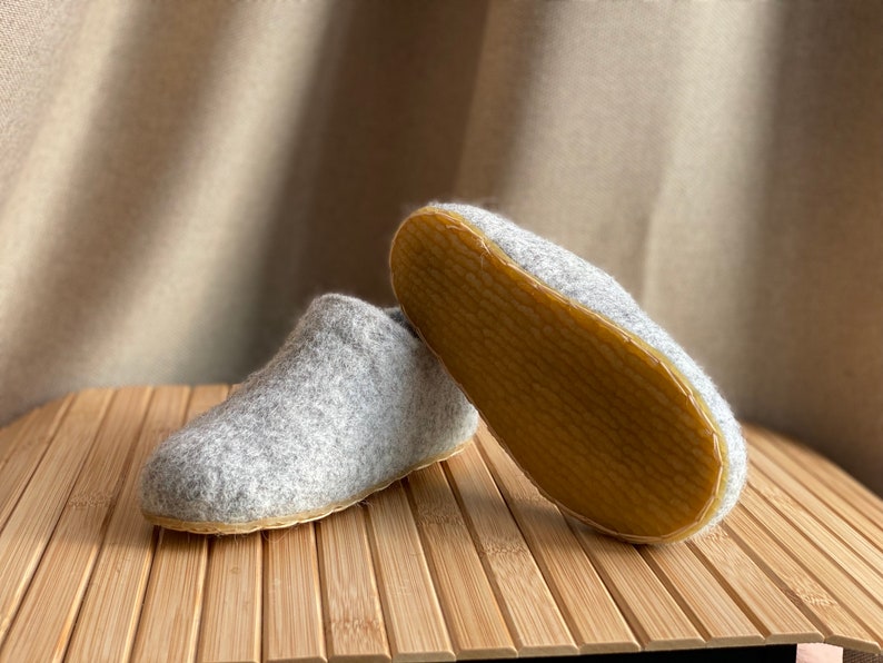 Handgefertigte Wolle Kinder Hausschuhe: Gefilzte Booties Bild 2
