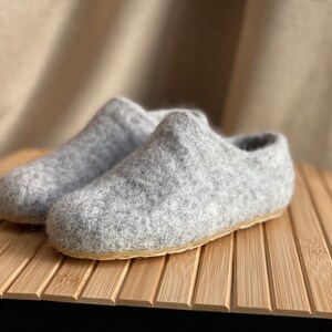 Handgefertigte Wolle Kinder Hausschuhe: Gefilzte Booties Bild 4
