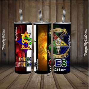 Pode incluir: Três copos de aço inoxidável com designs coloridos. O primeiro copo tem um símbolo arco-íris com o texto "Sisterhood and True Service". O segundo copo tem um design abstrato amarelo e laranja. O terceiro copo tem uma estrela azul, verde e amarela com o texto "Order of the Eastern Star" e "OES".