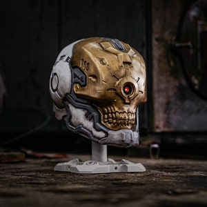 Display Stand for the Maykr Slayer Helmet / Stand for the Wearable Replica Doom Eternal Maykr Skin Helmet Inspired by Doom / Video Game Prop