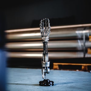 Classic Terminator T800 Arm Replica made with Real Steel Pistons, Core and Bolts + FREE Heavy Stand - T2 endoskeleton endoarm replica