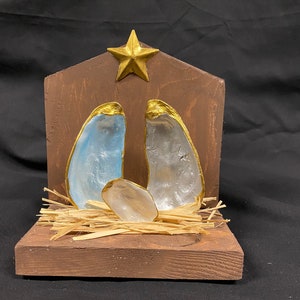 Oyster shell Nativity