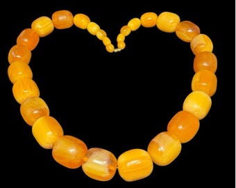 Colar antigo de baquelite caramelo com contas grossas e pesadas de 34”
