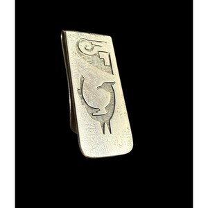 Clip para billetes Hopi firmado por Edison Wadsworth con diseño étnico de pájaro grabado