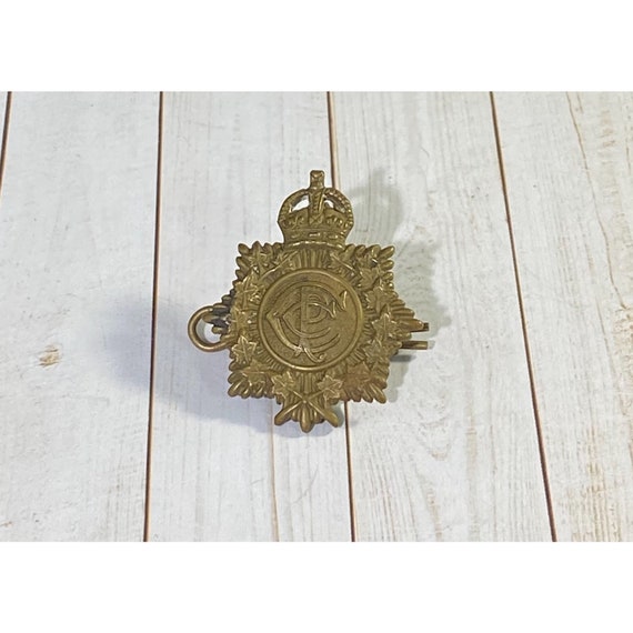 Vintage WW2 Canadian Postal Corps Brass Badge Bro… - image 3