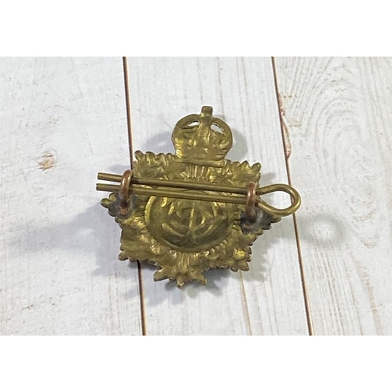 Vintage WW2 Canadian Postal Corps Brass Badge Bro… - image 2