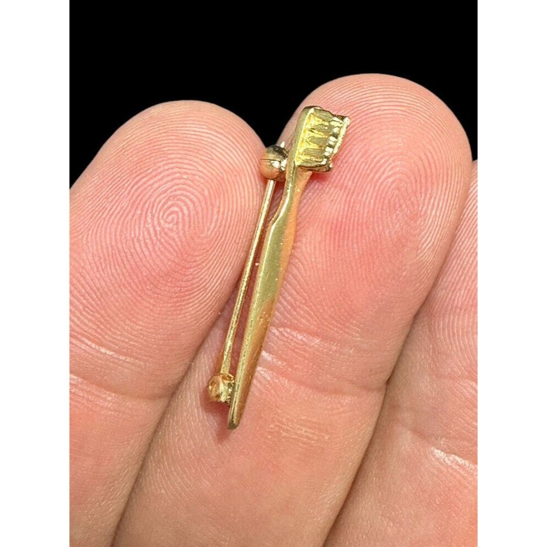 Toothbrush Pin Vintage 14k Yellow Gold Toothbrush Brooch Pin Signed GNC 1.5 Grams - Etsy