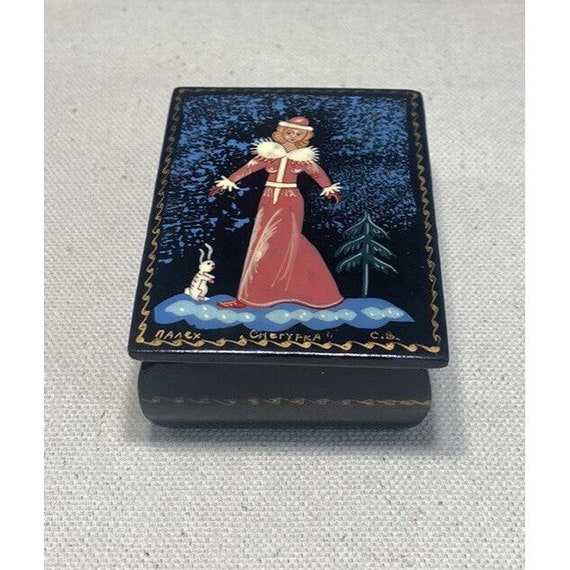 Vintage Russian Nanex Signed Lacquer Cherypoyka Handpainted Palekh