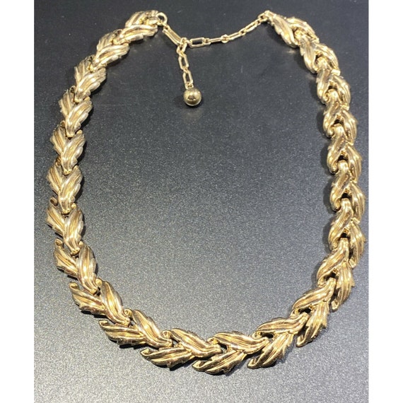Trifari leaf hotsell necklace