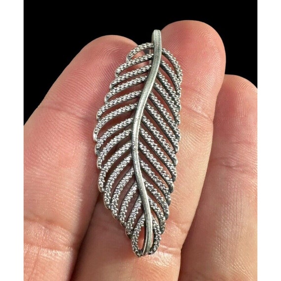 Pandora light as a feather pendant discount