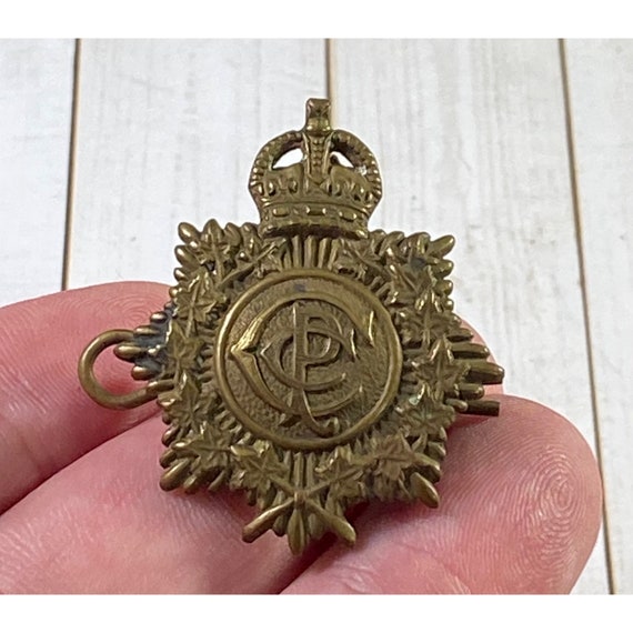 Vintage WW2 Canadian Postal Corps Brass Badge Bro… - image 5