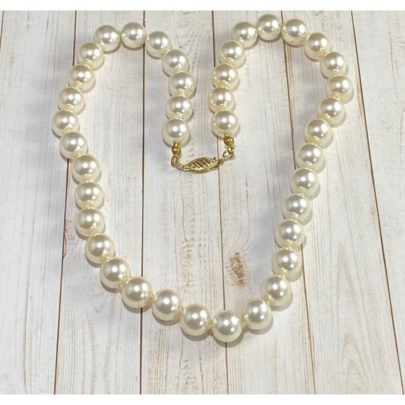 Vintage Floral Mother Of Pearl Necklace - Gem