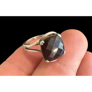 Sterling Silver Faceted Garnet Ring Modernist Band Size 7