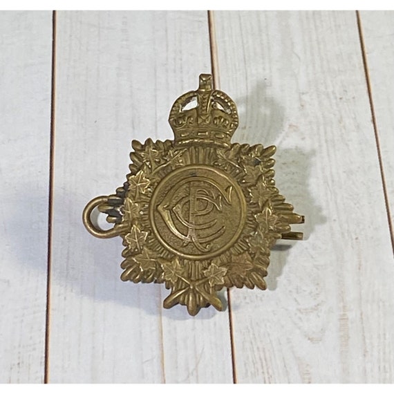 Vintage WW2 Canadian Postal Corps Brass Badge Bro… - image 4