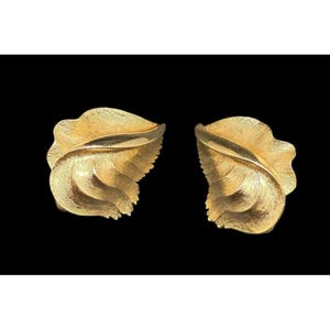 Crown Trifari Clip On Earrings Brushed Gold Tone Floral Leaf Signed