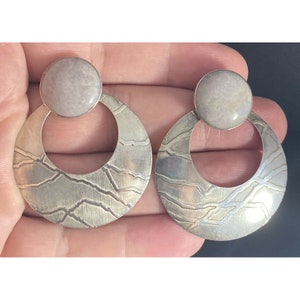 Vintage Sterling Silver Marbled Agate Hoop Earrings Etched Texture Post Dangle