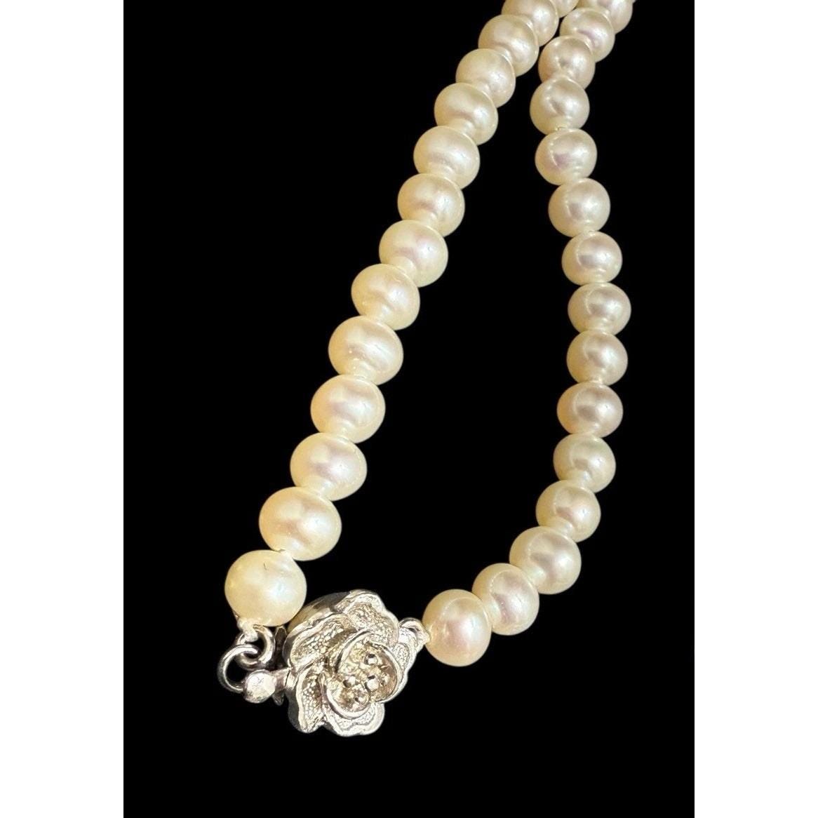 White Cultured Freshwater Pearl Necklace Sterling Silver  925 Sterling Silver White Freshwater Pearl Necklace With Flower Shaped Clasp‎ main image 0