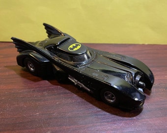 Details about   2015 Hot Wheels 1:50 Batmobile 2 Pack Vintage 1989 ERTL Batmobile Custom Lot 