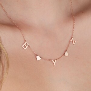Collar de letras personalizado, collar con inicial de oro, collar de letras minimalista, collar personalizado, regalos para esposa, regalos para mamá, regalo de Navidad