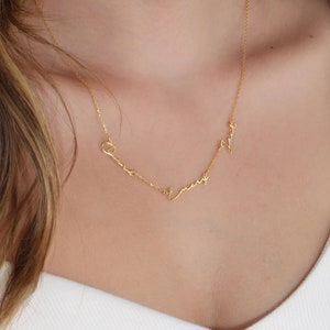 Collar de nombre minimalista múltiple, collar de 3 nombres, joyería de nombre de oro personalizada, regalo personalizado para ella, collar de Navidad, joyería familiar