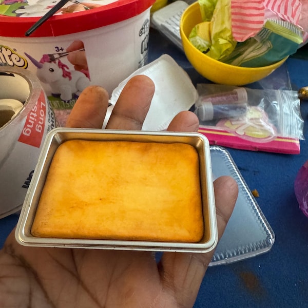 1/6 scale pan of cornbread