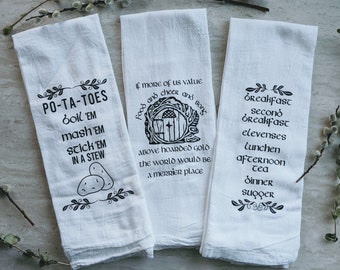 LOTR Tea Towels, Lord of the Rings Mothers Day Gift, Tolkien Book Lover Gift Kitchen Towels Dark Academia Decor The Hobbit Best Friend Gifts