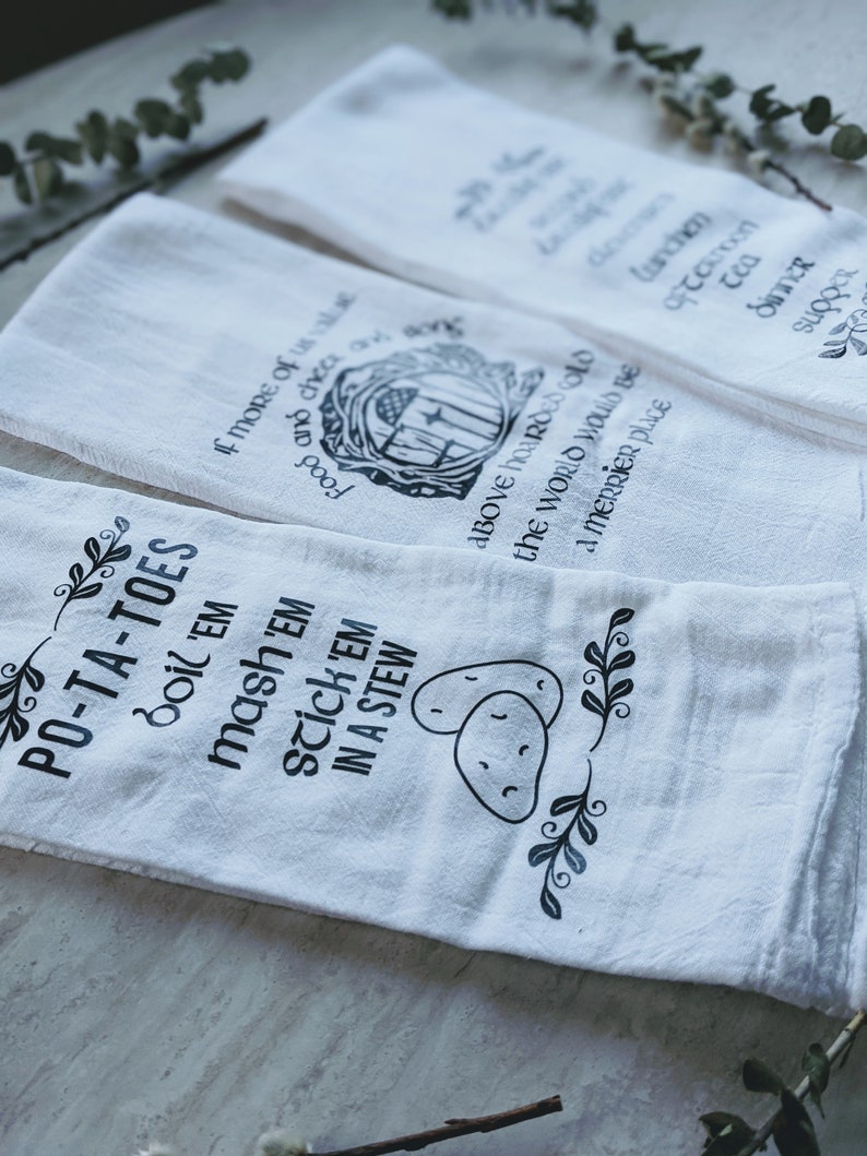 LOTR Tea Towels, Lord of the Rings Mothers Day Gift, Tolkien Book Lover Gift Kitchen Towels Dark Academia Decor The Hobbit Best Friend Gifts image 3