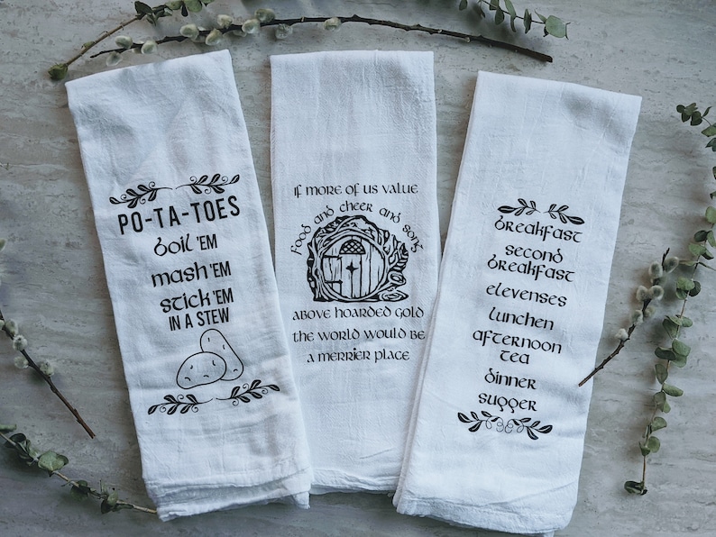 LOTR Tea Towels, Lord of the Rings Mothers Day Gift, Tolkien Book Lover Gift Kitchen Towels Dark Academia Decor The Hobbit Best Friend Gifts image 7