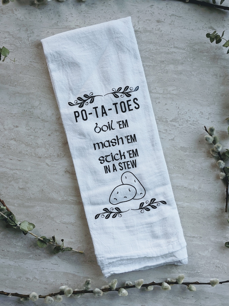 LOTR Tea Towels, Lord of the Rings Mothers Day Gift, Tolkien Book Lover Gift Kitchen Towels Dark Academia Decor The Hobbit Best Friend Gifts image 5