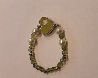 Heart in heart elastic stretch bracelet - green and white.