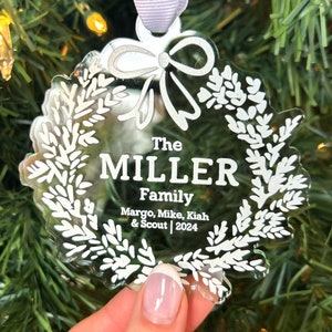 Décoration personnalisée Famille 2024 | Ornement familial personnalisé | Décoration de Noël pour une famille de quatre personnes pour trois personnes | Ornement personnalisé