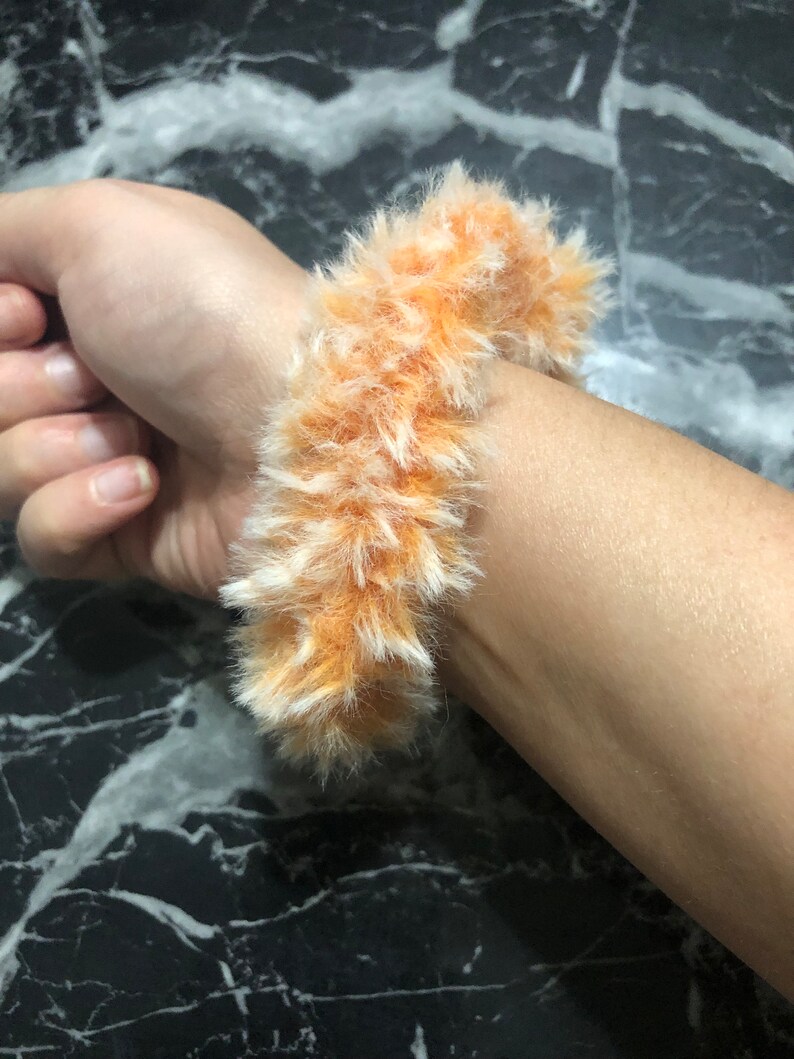 Crochet sorbet orange Chouchou cheveux élastique à cheveux super doux au crochet de meme Chouchou fait main au crochet pas d'accessoires pour cheveux enchevêtrés image 4