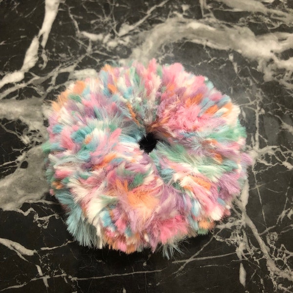 Tye dye gehaakte haar scrunchie | meme's gehaakte superzachte haarelastiek | Handgemaakte gehaakte haar scrunchie | geen wirwar haaraccessoires