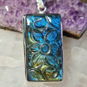 Splendid Blue carved labradorite silver rectangle shape pendant