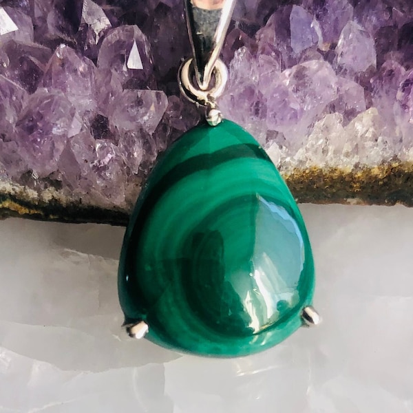 Magnifique pendentif argent et Malachite naturelle en forme de goutte