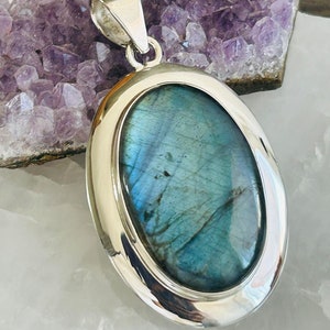 Gorgeous artisan crafted sterling silver and blue Labradorite oval pendant