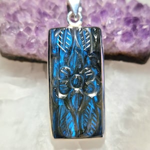 Splendid Blue carved labradorite silver rectangle shape pendant