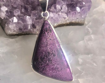 Splendid Stichtite silver pendant