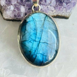 Gorgeous artisan crafted sterling silver and blue Labradorite oval shape pendant
