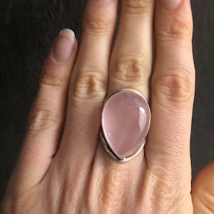Splendid Rose quartz silver ring