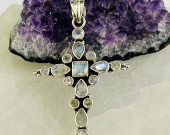 Magnificent artisan made silver cross with natural stone (Labradorite/Moonstone)