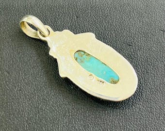 職人が作った楕円形のターコイズスターリングシルバーペンダント